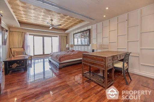 2-BR Condo at Nusa State Tower Condominium near BTS Saphan Taksin