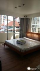 2-BR Condo at Asoke Place near MRT Sukhumvit (ID 512057)