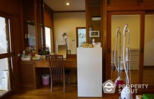 2-BR Townhouse close to Phra Ram 3 (ID 422852)