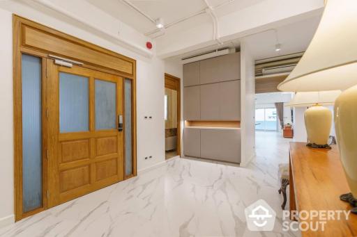 3-BR Condo at 33 Tower near BTS Phrom Phong