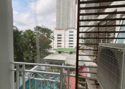 1-BR Condo at The Bangkok Sathorn-Taksin near BTS Krung Thon Buri