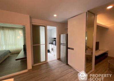 1-BR Condo at The Bangkok Sathorn-Taksin near BTS Krung Thon Buri