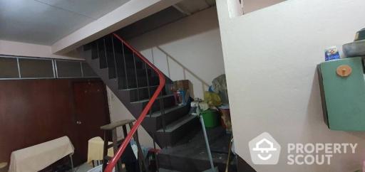 4-BR Townhouse near MRT Huai Khwang