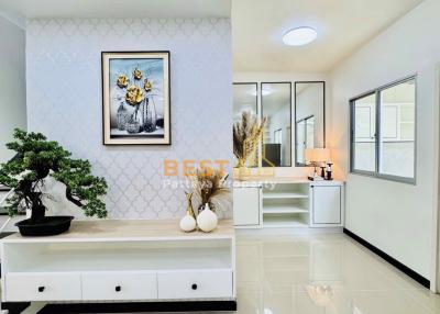 3 Bedrooms Townhouse East Pattaya H011686