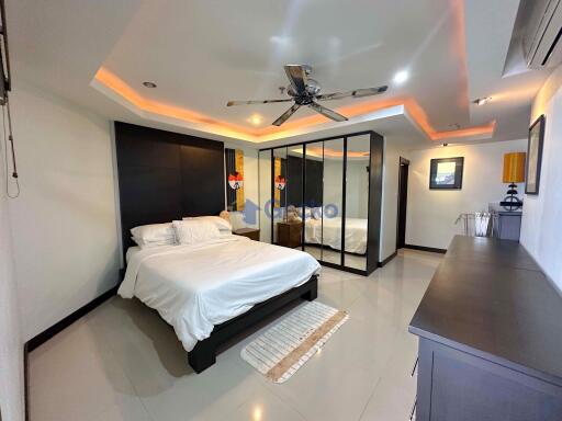 2 Bedrooms Condo in PKCP Tower Central Pattaya C011439