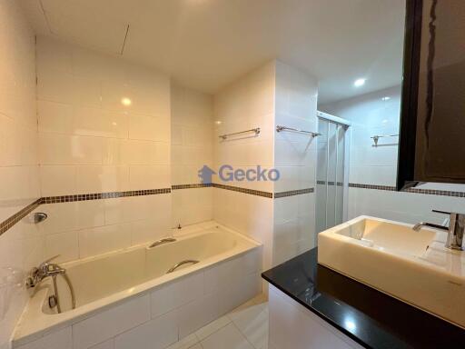 2 Bedrooms Condo in PKCP Tower Central Pattaya C011439