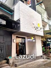 Commercial building for sale in Klongtoey