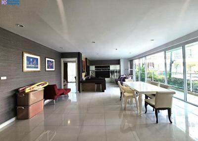 Large Beach Condo in Hua Hin at The Breeze Condominium