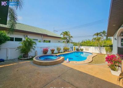 Large 4-Bedroom Pool Villa in Hua Hin at Stuart Park Villas