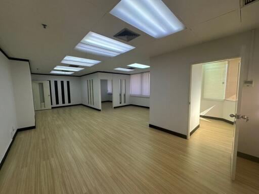 For Rent Bangkok Office Nang Linchi Yan Nawa