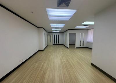 For Rent Bangkok Office Nang Linchi Yan Nawa