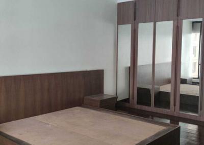 For Rent Bangkok Apartment Langsuan BTS Chit Lom Pathum Wan