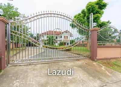 TRADITIONAL 2 STOREY HOUSE  : 6 bed 1 Rai plot