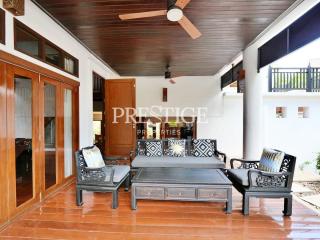 Dharawadi Villa – 4 bed 4 bath in Na-Jomtien PP10325