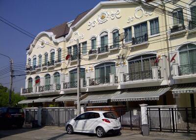Townhouse for Rent, Sale at Baan Klang Muang The Royal Monaco Srinakarin-Pattanakarn