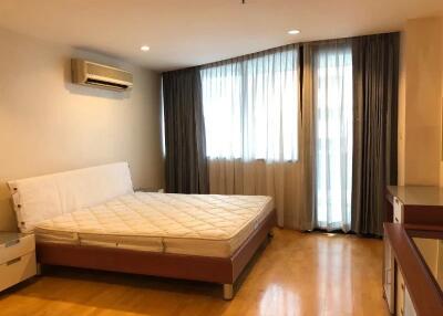 Condo for Rent at Regent Royale Place 1