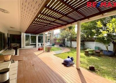 300 Sqm., 5 Beds Townhouse listed for ฿ 6,999,000.