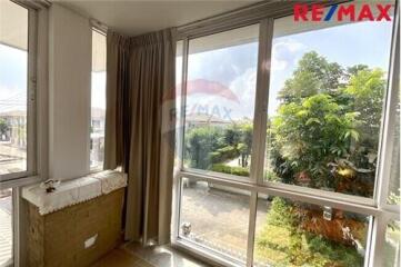 300 Sqm., 5 Beds Townhouse listed for ฿ 6,999,000.