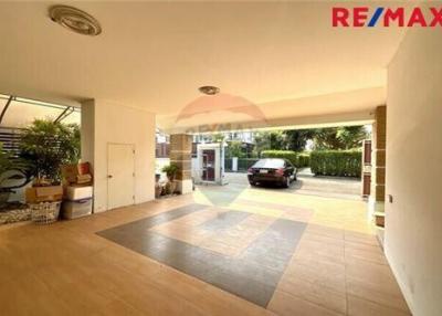 300 Sqm., 5 Beds House listed for ฿ 6,999,000.