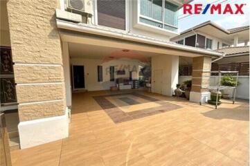 300 Sqm., 5 Beds Townhouse listed for ฿ 6,999,000.