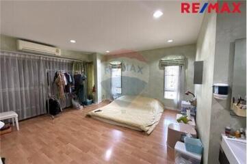 300 Sqm., 5 Beds Townhouse listed for ฿ 6,999,000.