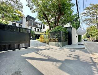 Arna Rama 9  Super Luxury 4 Bedroom House For Sale