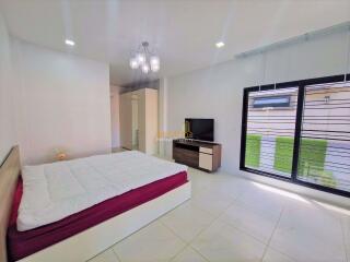 3 Bedrooms Villa / Single House in Permsub Garden Resort East Pattaya H010971