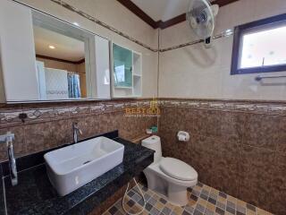 4 Bedrooms Villa / Single House in Eakmongkol 4 East Pattaya H011689