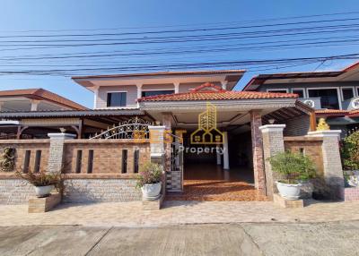 4 Bedrooms Villa / Single House in Eakmongkol 4 East Pattaya H011689