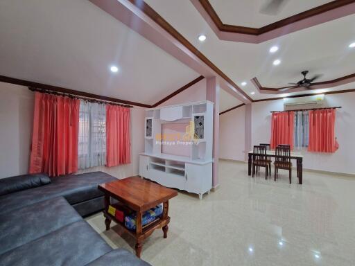 4 Bedrooms Villa / Single House in Eakmongkol 4 East Pattaya H011689