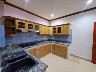 4 Bedrooms Villa / Single House in Eakmongkol 4 East Pattaya H011689