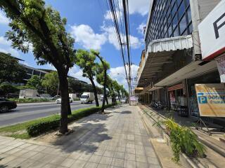 ตึกนี้เปิดร้านอะไรก็เฮง! ขายดีเทน้ำเทท่า!! ขายอาคารพาณิชย์