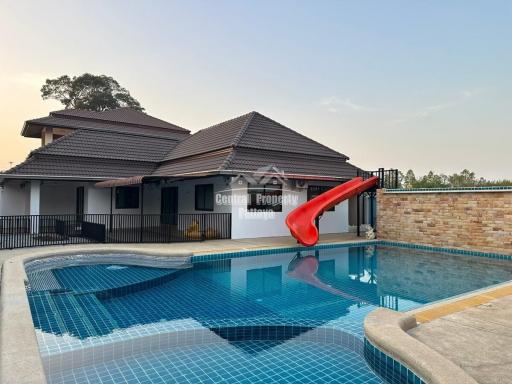 Very spacious, 5 bedroom, 6 bathroom house with private pool for sale or rent in Na Jomtien.