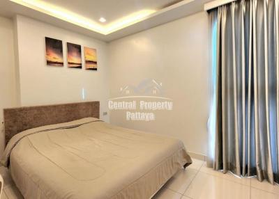 Beachfront, 2 bedroom, 2 bathroom condo for sale in Foreign name in Wongamat Tower, Wongamat.