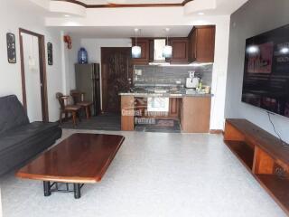 Spacious, well priced, 1 bedroom, 1 bathroom unit in Majestic Condo, Jomtien for sale in Foreign quota.