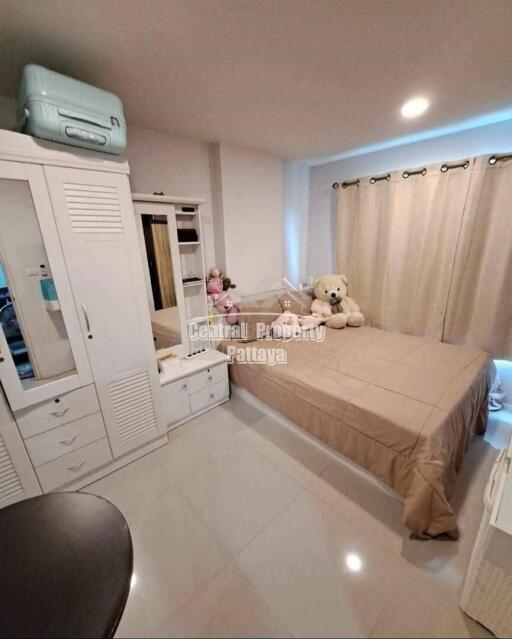 Bargain 1 bedroom, 1 bathroom for sale in S-Fifty condominium, South Pattaya.