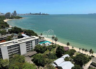 Very spacious, beachfront studio for sale in Park Beach Condominium, Wongamat.