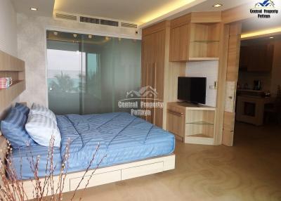 Beachfront, 1 bedroom, 1 bathroom for sale in Paradise Ocean View, Banglamung.