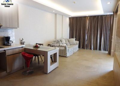 Beachfront, 1 bedroom, 1 bathroom for sale in Paradise Ocean View, Banglamung.