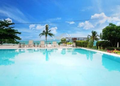 Beachfront, 4 bedroom, 6 bathroom, private pool villa for sale in Bang Lamung.