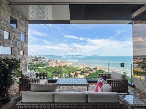 Stunning, 2 bedroom, 2 bathroom, corner unit for sale in Foreign name in Riviera Monaco, Na Jomtien.