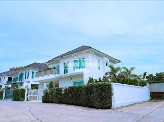 Substantial, 3 bedroom, 4 bathroom house for sale or rent in East Pattaya.