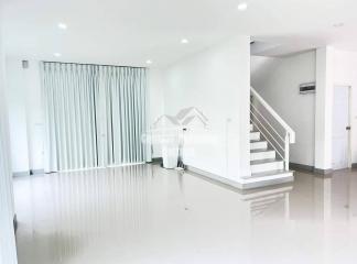 Substantial, 3 bedroom, 4 bathroom house for sale or rent in East Pattaya.