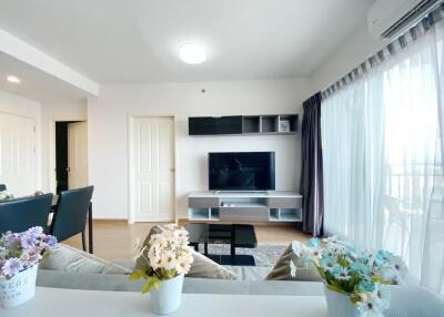 Modern, 2 bedroom, 2 bathroom for sale in Supalai Mare, Jomtien.