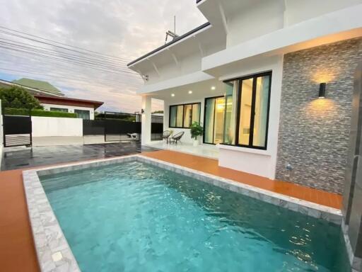 Spacious, 4 bedroom, 4 bathroom, private pool villa for sale in East Pattaya.