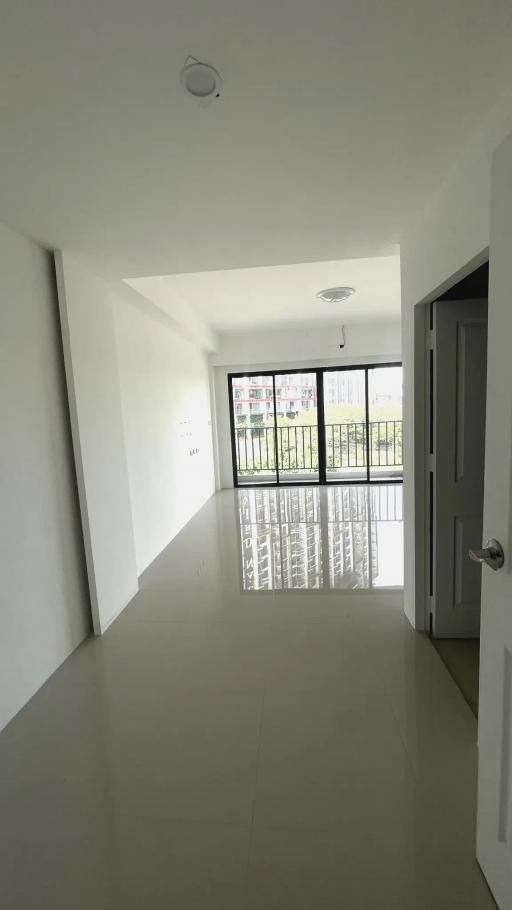 Well located Commercial building for rent in Jomtien second road.