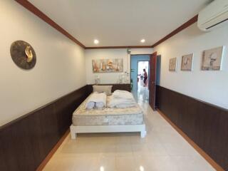 4-story townhouse, Hua Hin Soi 102.