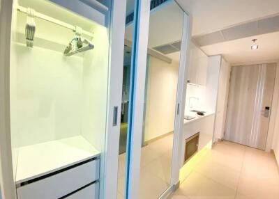 Luxurious, 1 bedroom, 1 bathroom unit for sale in Sands Condominium, Pratumnak. for sale