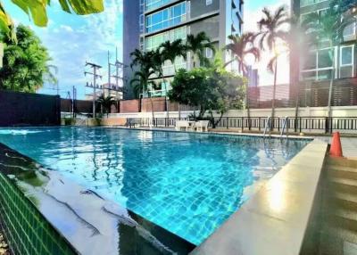 Spacious, 1 bedroom, 2 bathroom unit for rent in Prime Suites, Pattaya Klang.