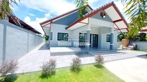 Spacious, 3 bedroom, 4 bathroom house for sale in Huay Yai.